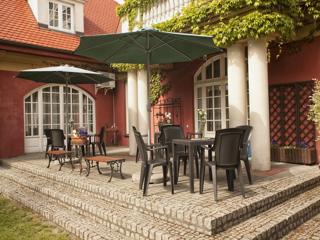Pensjonat Zacisze Plewiska Exterior photo